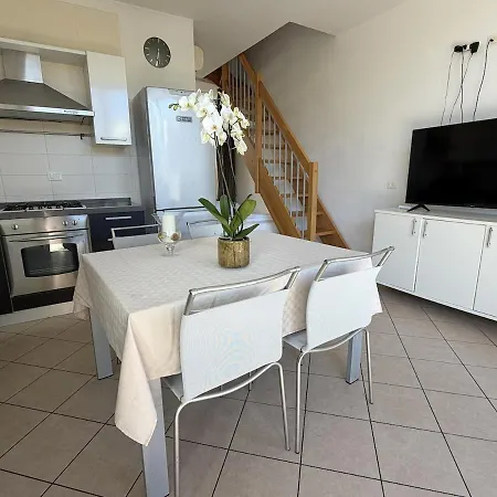 Apartment Federica 5 *